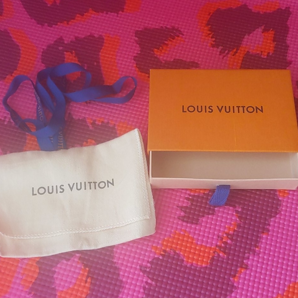 Authentic Louis Vuitton keychain box